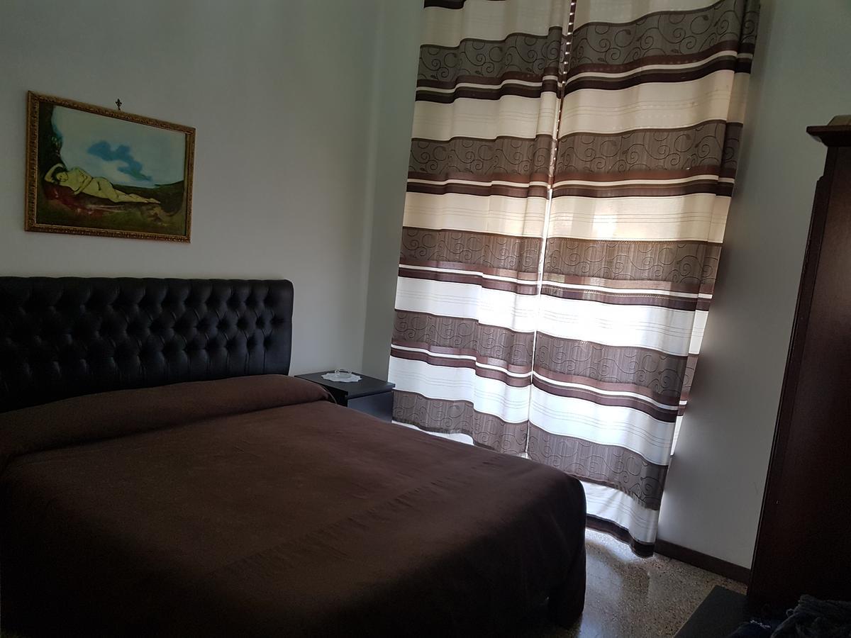 Crispi Rooms CTA Exterior foto